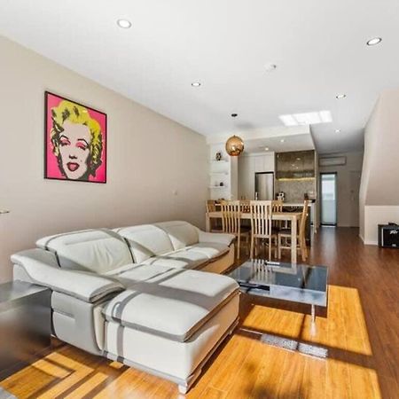 Sleek Modern Pad Next To Spark Arena Free Parking Auckland Exterior foto