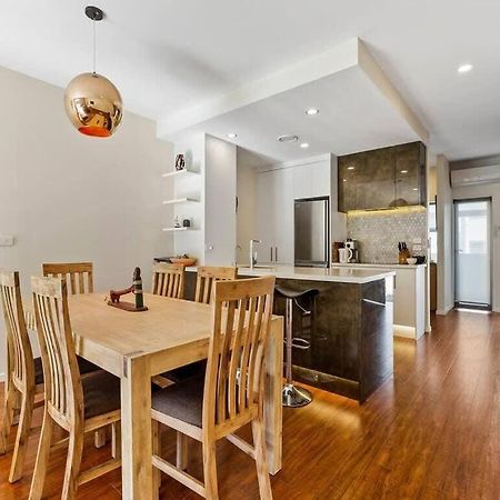 Sleek Modern Pad Next To Spark Arena Free Parking Auckland Exterior foto
